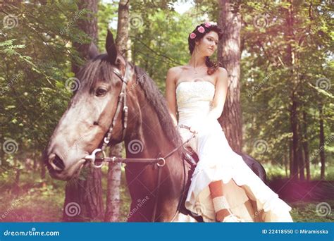 mujeres follando con caballo|259 368 Imágenes gratis de Mujer Teniendo Con Caballo